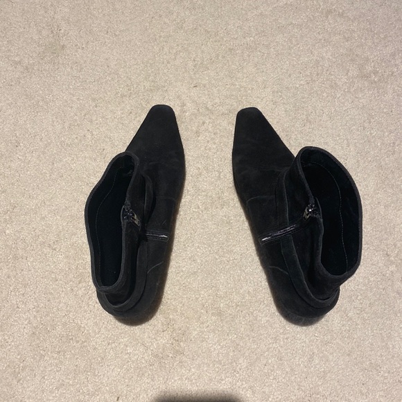 Black Ann Klein heeled  booty with silver hardware. Like new. Size 9 - Picture 3 of 3